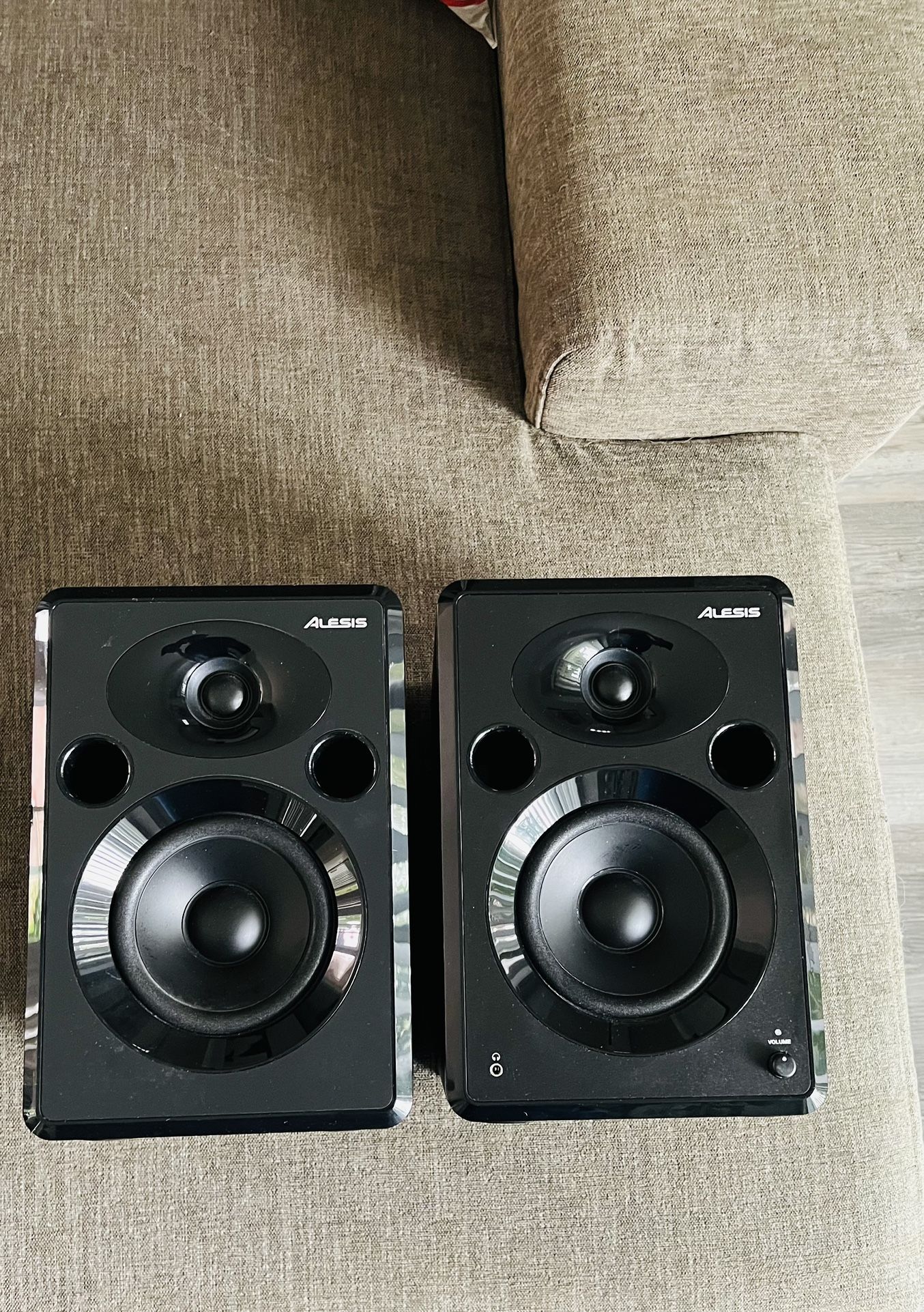 Alesis Elevate 5 MKII Studio Monitors.