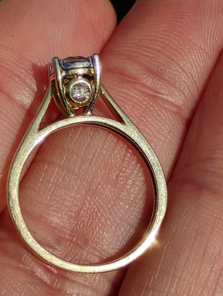 10k Natural Diamonds Ring