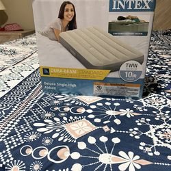 Intex Full 10” Inflatable Matress