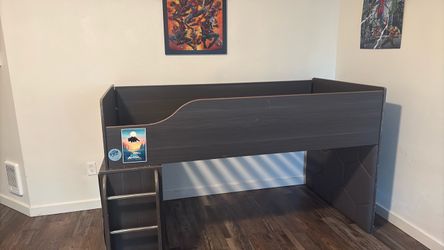 Free loft bed