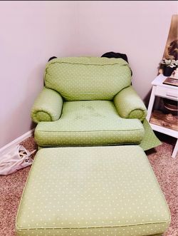 Beautiful sofa & matching ottoman set