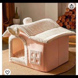 Like New Pet Bed. House 