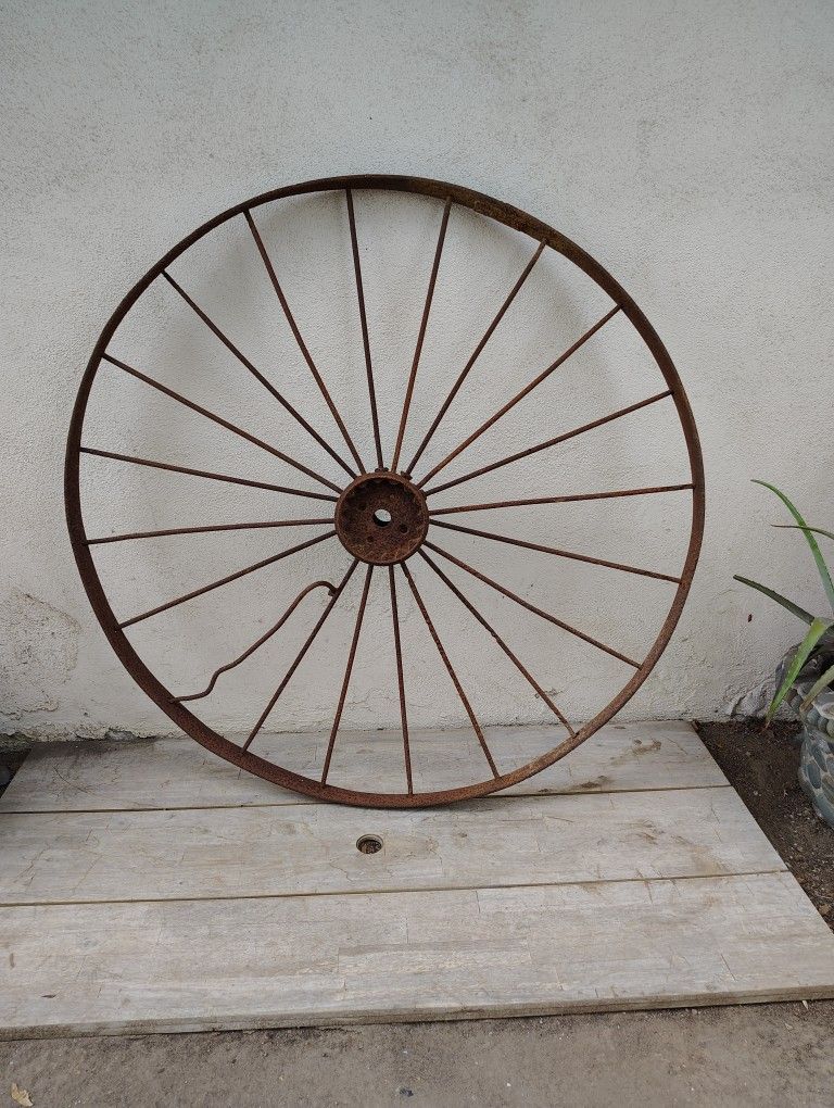 Antique Wagon Wheel