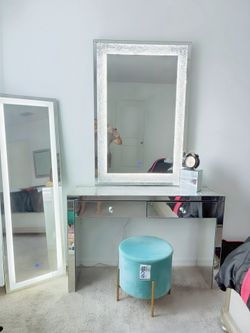 Makeup Vanity With Light