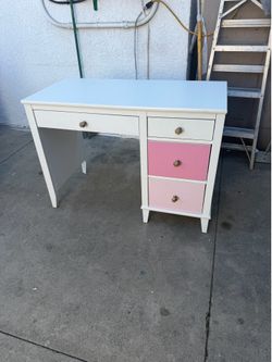 4 drawer vanity desk !
