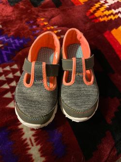 Kids size 11 Danskin shoes