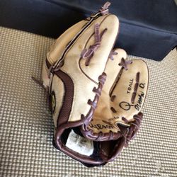 Wilson Kids T-ball Glove Size 9.5”
