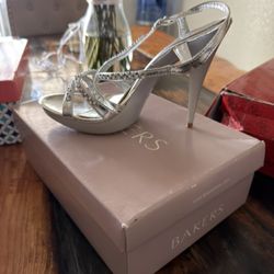 Used Bakers Shoes Silver Heels 8.5M
