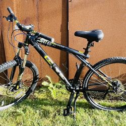 Avalanche 3.0 Hardtail Mountain Bike 