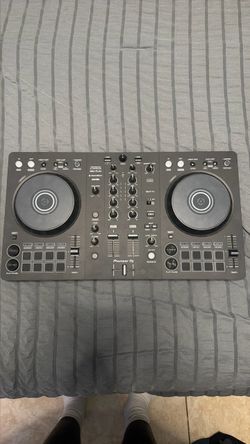 Pioneer DJ DDJ-FLX4 DJ Controller