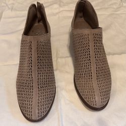 Vince Camuto Derindia Booties  7 1/2