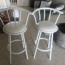2 Bar Stools