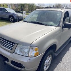 2005 Ford Explorer 