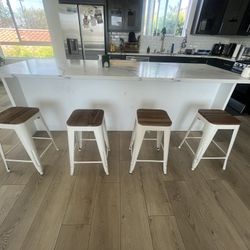 Bar stools set