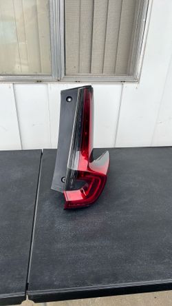 NICE OEM 2020-2022 Honda CRV Tail Light Right passenger Side QUARTER MOUNTED