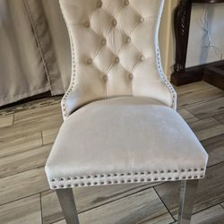 New Set 4 chairs just Ensembled