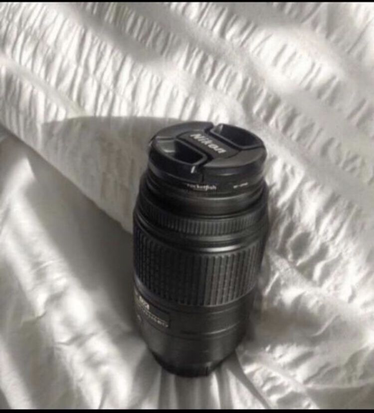 Nikon camera lens // AF-S DX NIKKOR 55-300mm f/4.5-5.6G ED VR