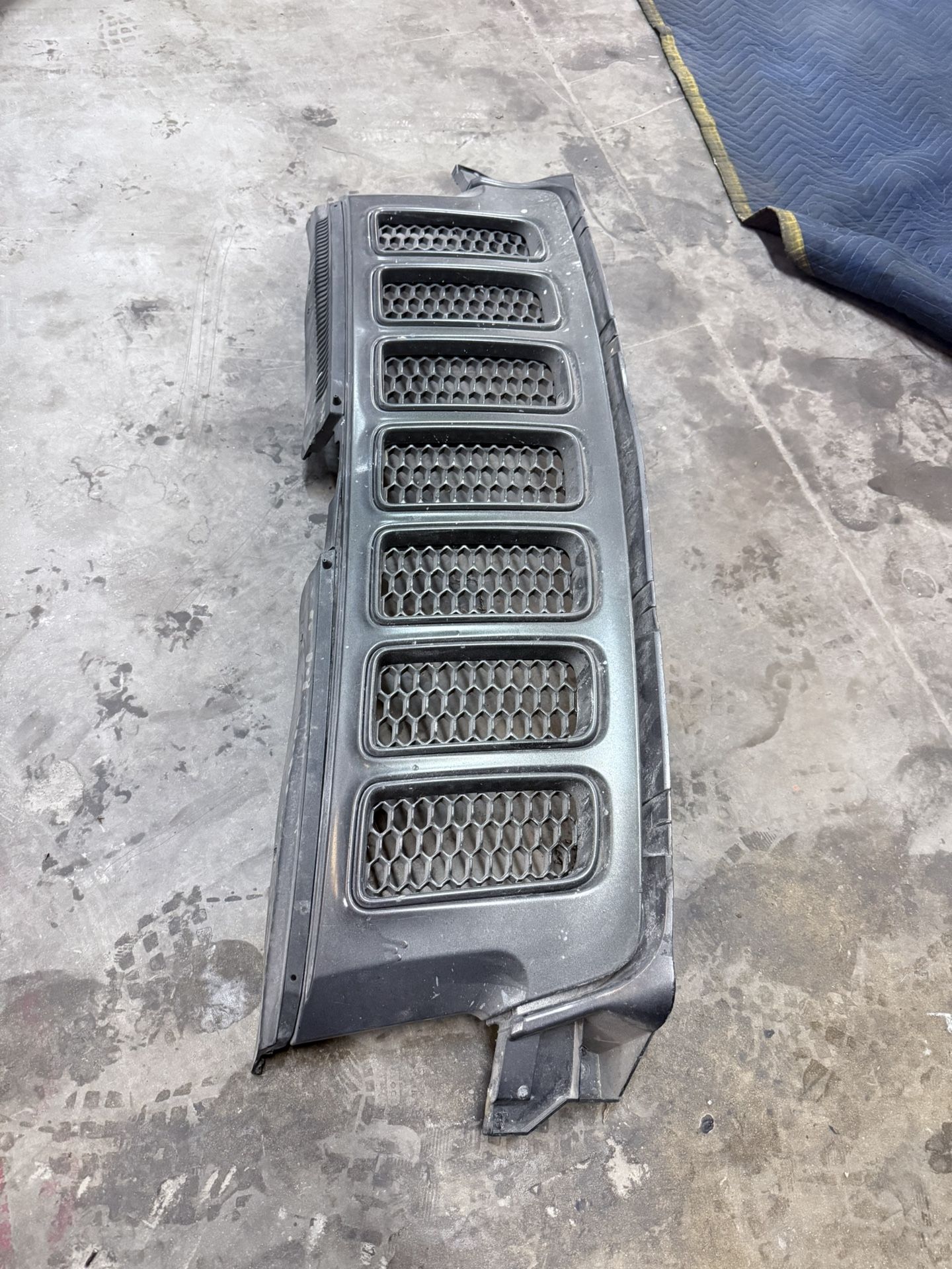 Jeep Srt Grill 2012-13
