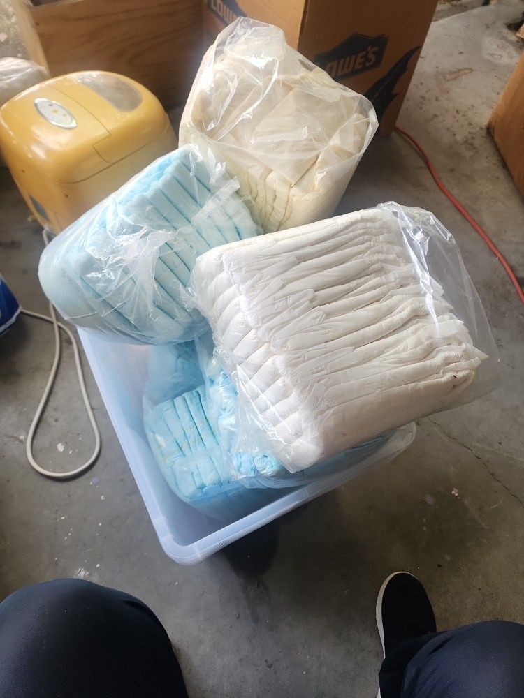 XL ADULT MEN DIAPERS