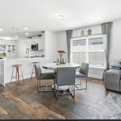 DINING ROOM/KITCHEN 5PC SET