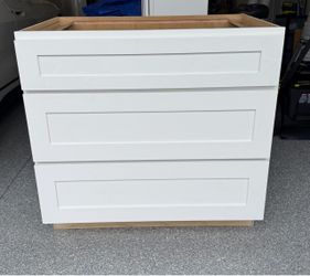 Shaker style 3 drawer base cabinet vanity