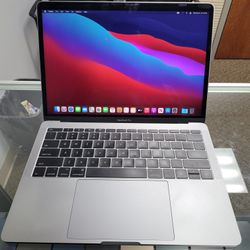 2017 MacBook Pro 13" i5 8gb 128HD