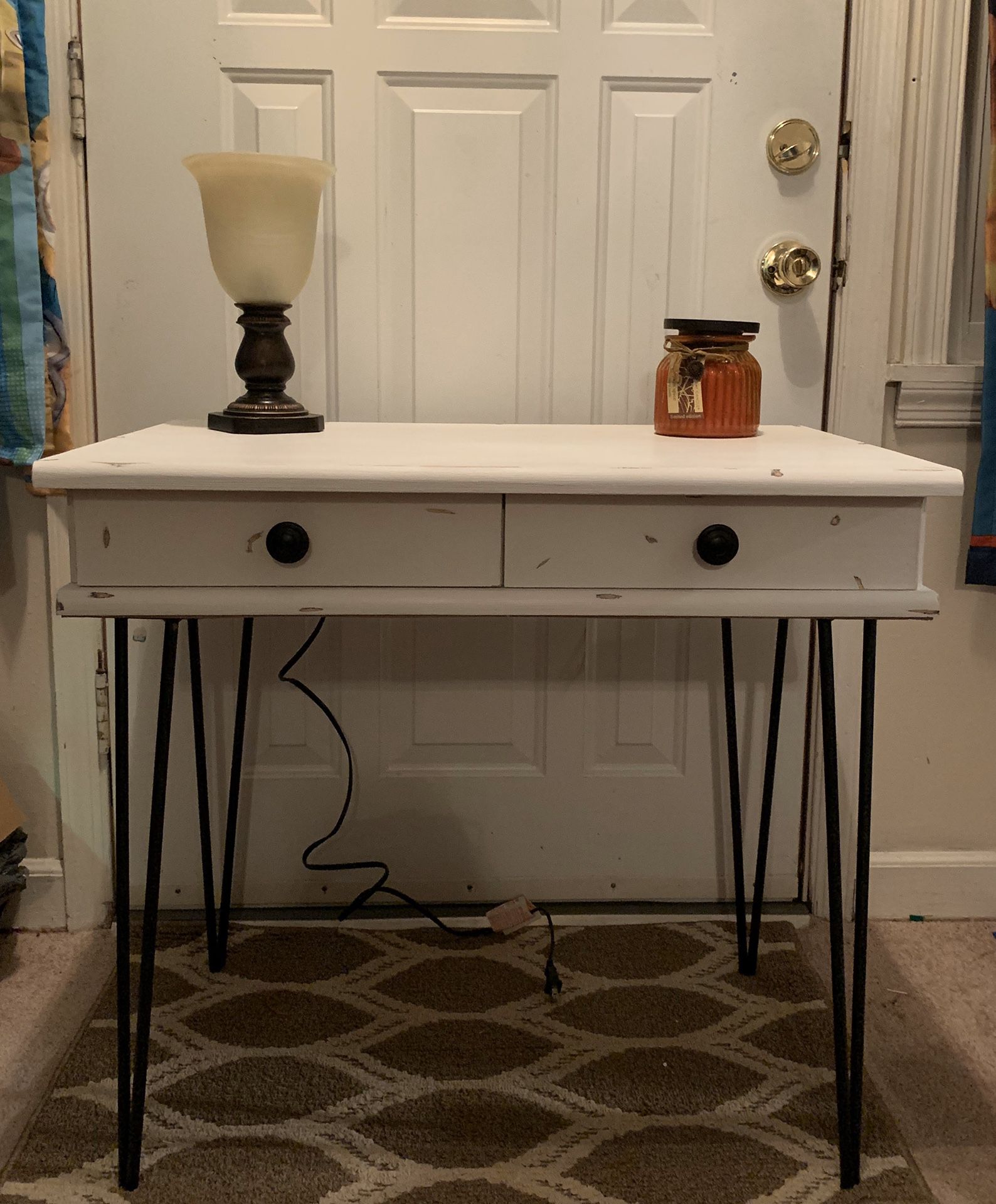 Entryway/accent table