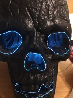 11.2in Color Changing Skull Brand New With Tags