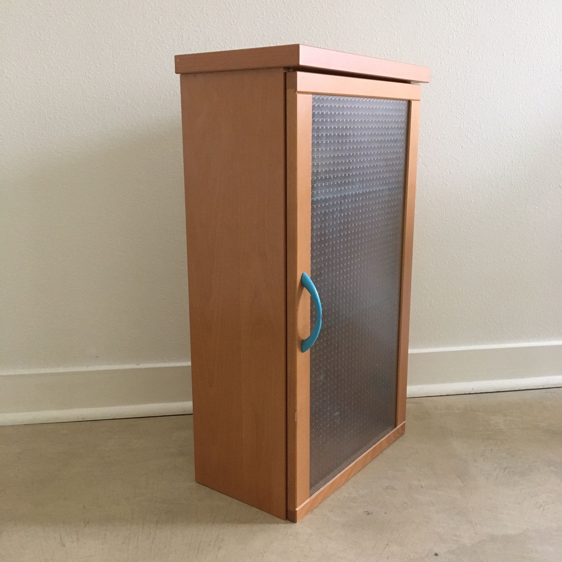 CABINET (26”T•14”W•7”D)