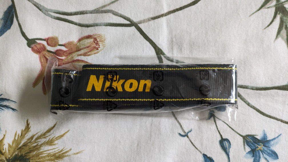 Nikon AN-DC3  Neck Camera Strap (Black)


