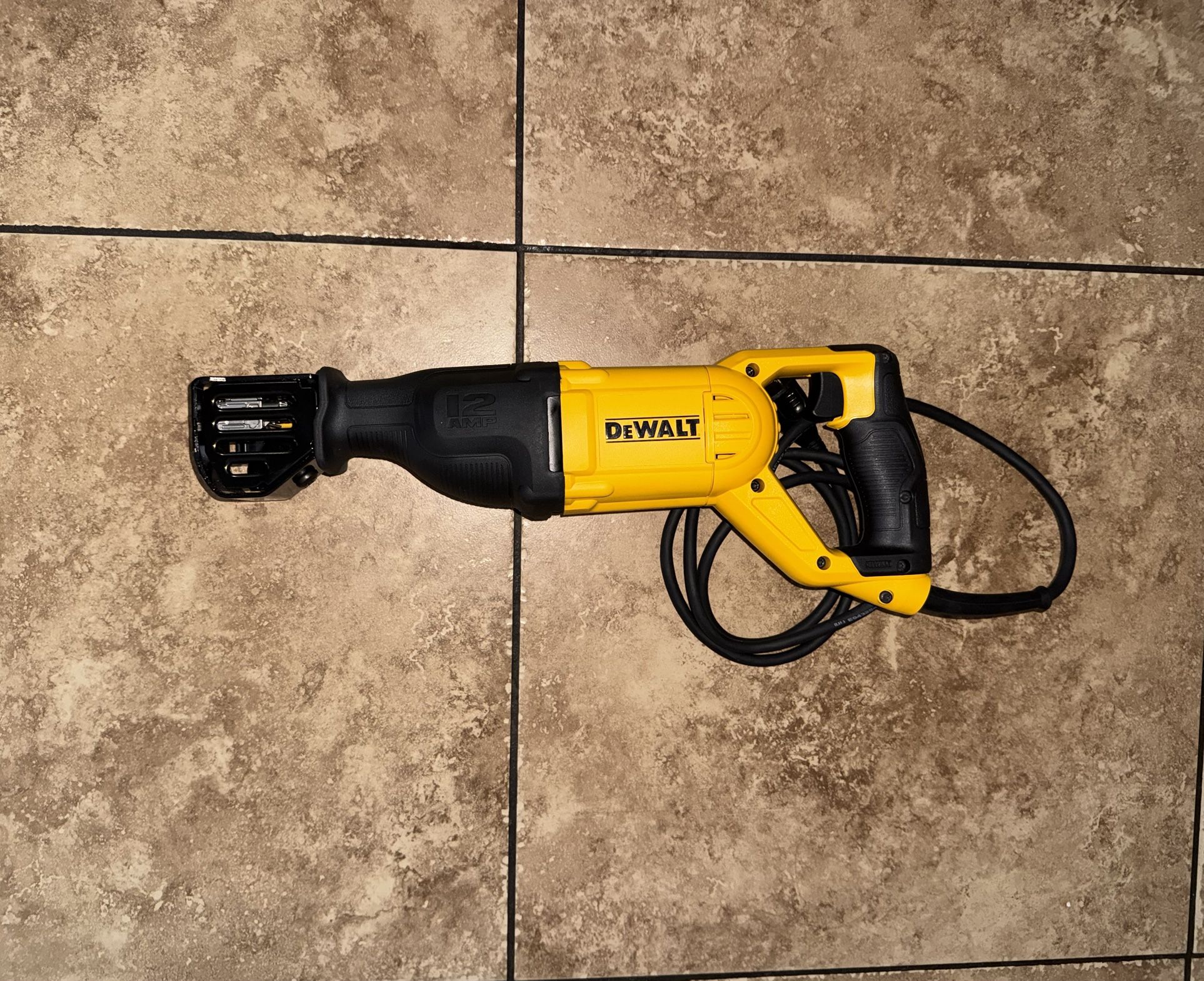 DEWALT 12 Amp Corded Variable Speed Reciprocating Saw