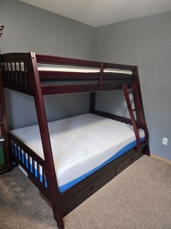 Bunk bed - Rockdale 1668 - Twin / Full Wood frame w/ drawers