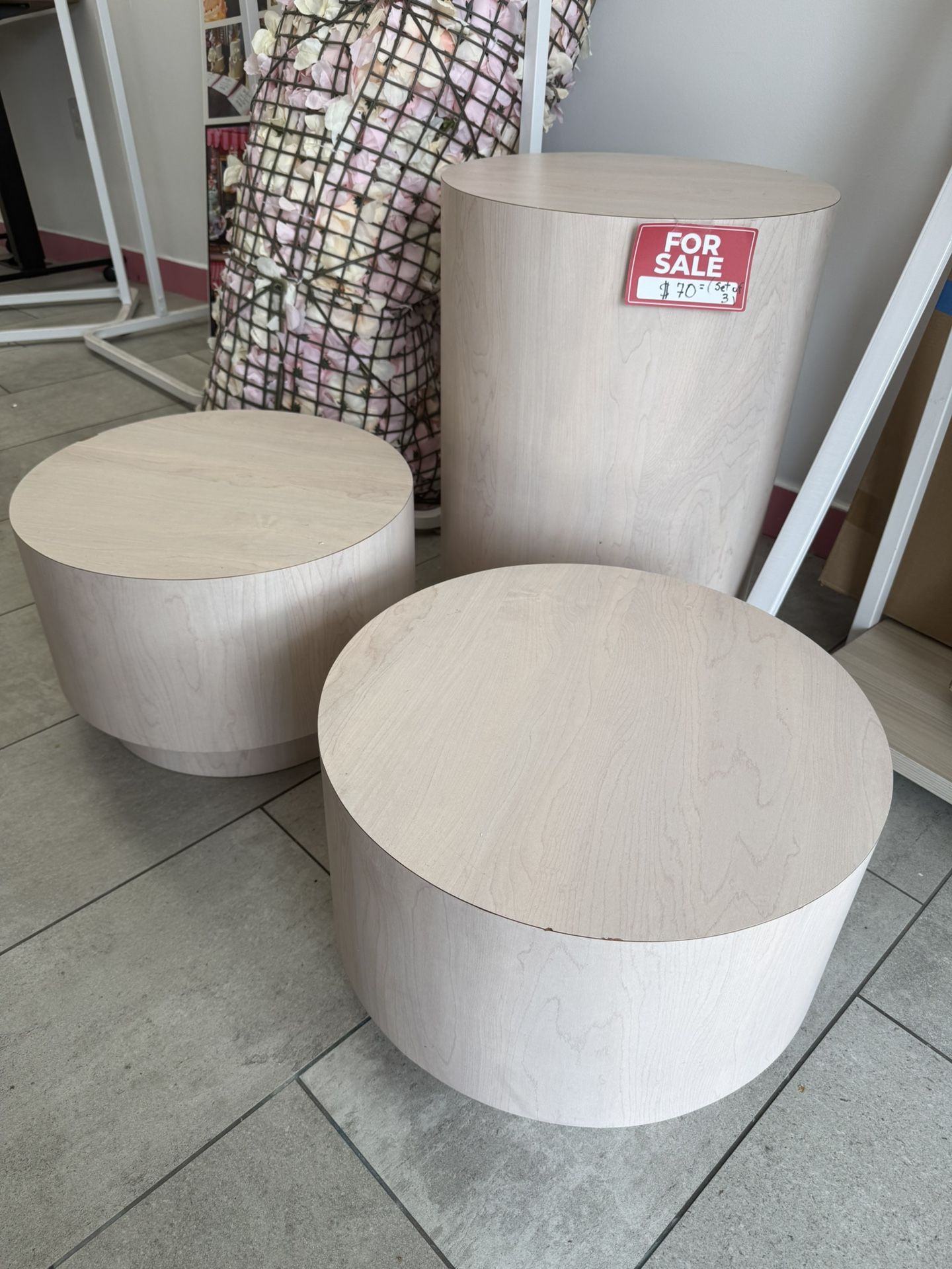 Cylinder Stands For Decoration