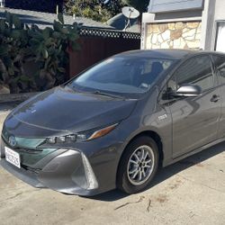 2017 Prius Prime Hybrid Plug-in Clean Title