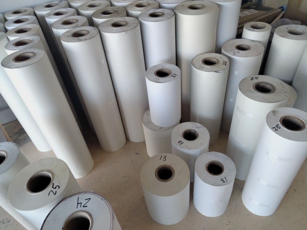 PET BEDDING 🐕🐶🐦.... highly absorbent paper....$15+/-