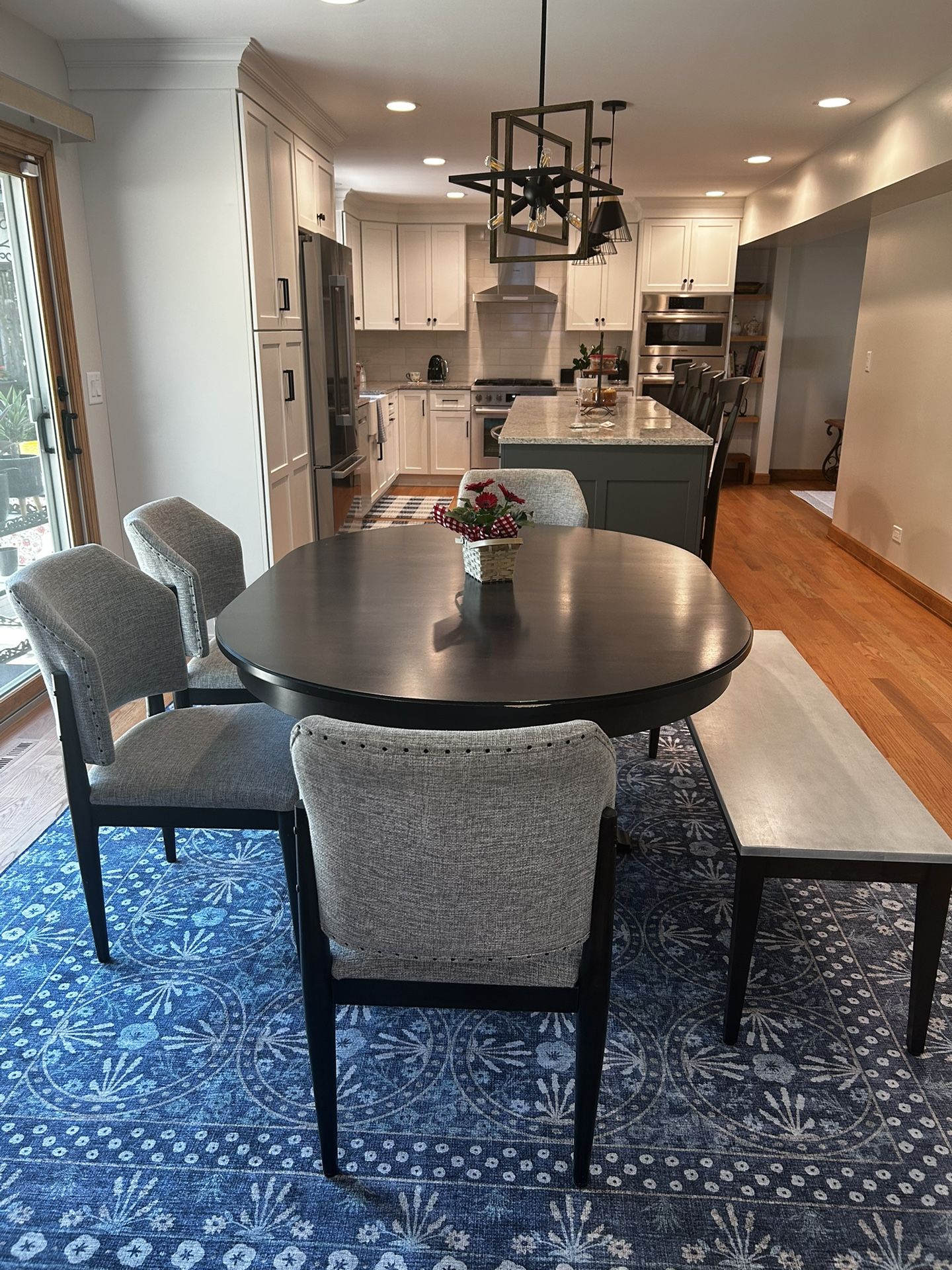 Tom’s Price Price Table And  Chairs With Bench
