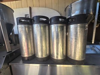 Pepsi-style (Cornelius) kegs