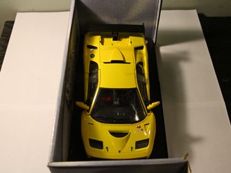 100% Hot Wheels Lamborghini GTR Yellow 1/18