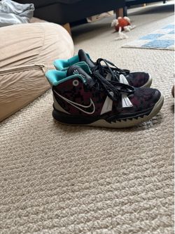 Kyrie Nikes and Apple Watch 4
