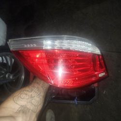 528i Tail Light/ Tire Presure Module