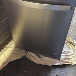 Whirlpool Dishwasher 
