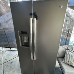 GE Refrigerator 