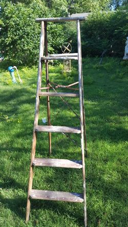 Wood ladder