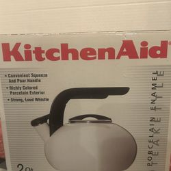 Kitchen Aid Porcelain Enamel White  Tea Kettle 2 Quart Whistle