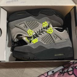 Jordan 4s