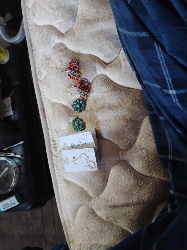 Earings