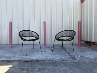 Outdoor Chairs - Modern Black Acapulco Style 