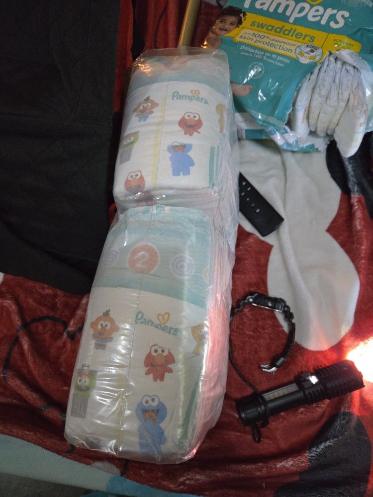 Huggies Size 2 { 4 Pack Of 64}