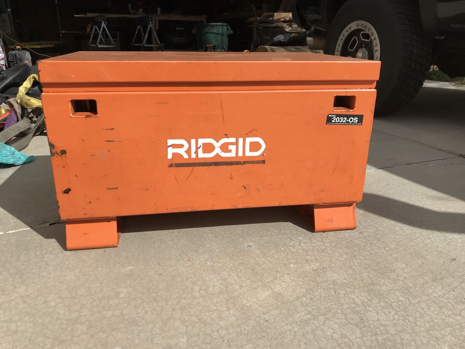 RIDGID 32 in. W x 19 in. D x 18.25 in. H Portable Storage Chest