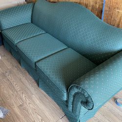 Classic Style 3 Seater Couch - Excellent Condition